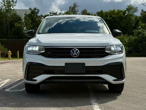 Used 2022 Volkswagen Tiguan SE R-Line image 2