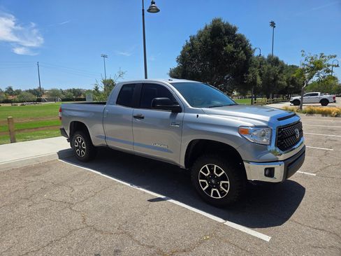 Used 2017 Toyota Tundra SR5 RWD image 8