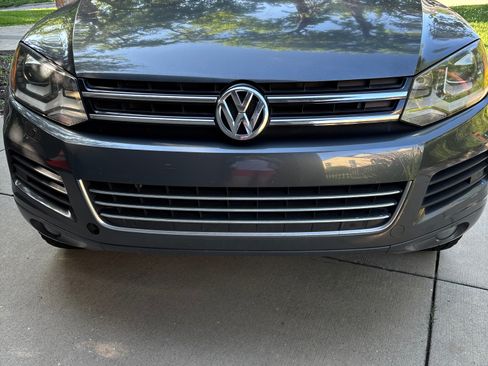 Used 2012 Volkswagen Touareg Executive AWD/4WD image 2