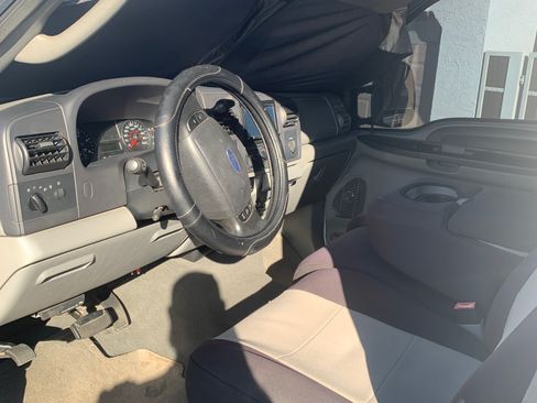 Used 2005 Ford F250 XLT RWD image 8