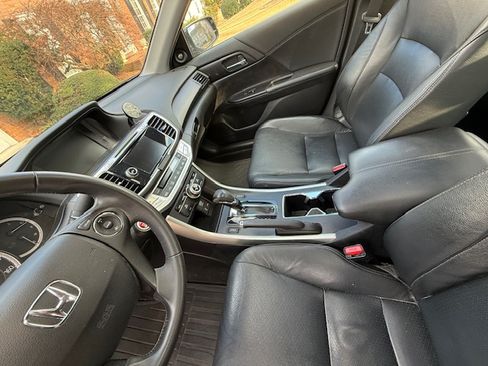 Used 2015 Honda Accord EX-L image 24