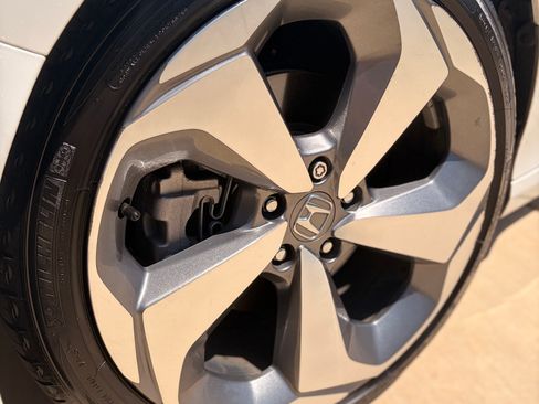 Used 2020 Honda Accord Touring image 9