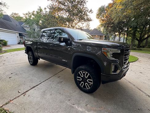 Used 2020 GMC Sierra 1500 AT4 w/ AT4 Premium Package AWD/4WD image 4