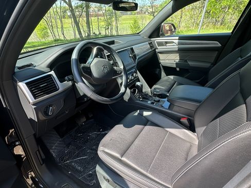 Used 2023 Volkswagen Atlas Cross Sport SE w/ Panoramic Sunroof Package image 10