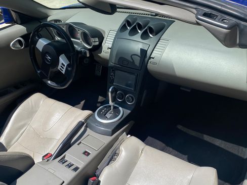 Used 2005 Nissan 350Z Touring RWD image 8
