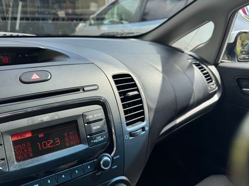 Used 2017 Kia Forte LX image 15