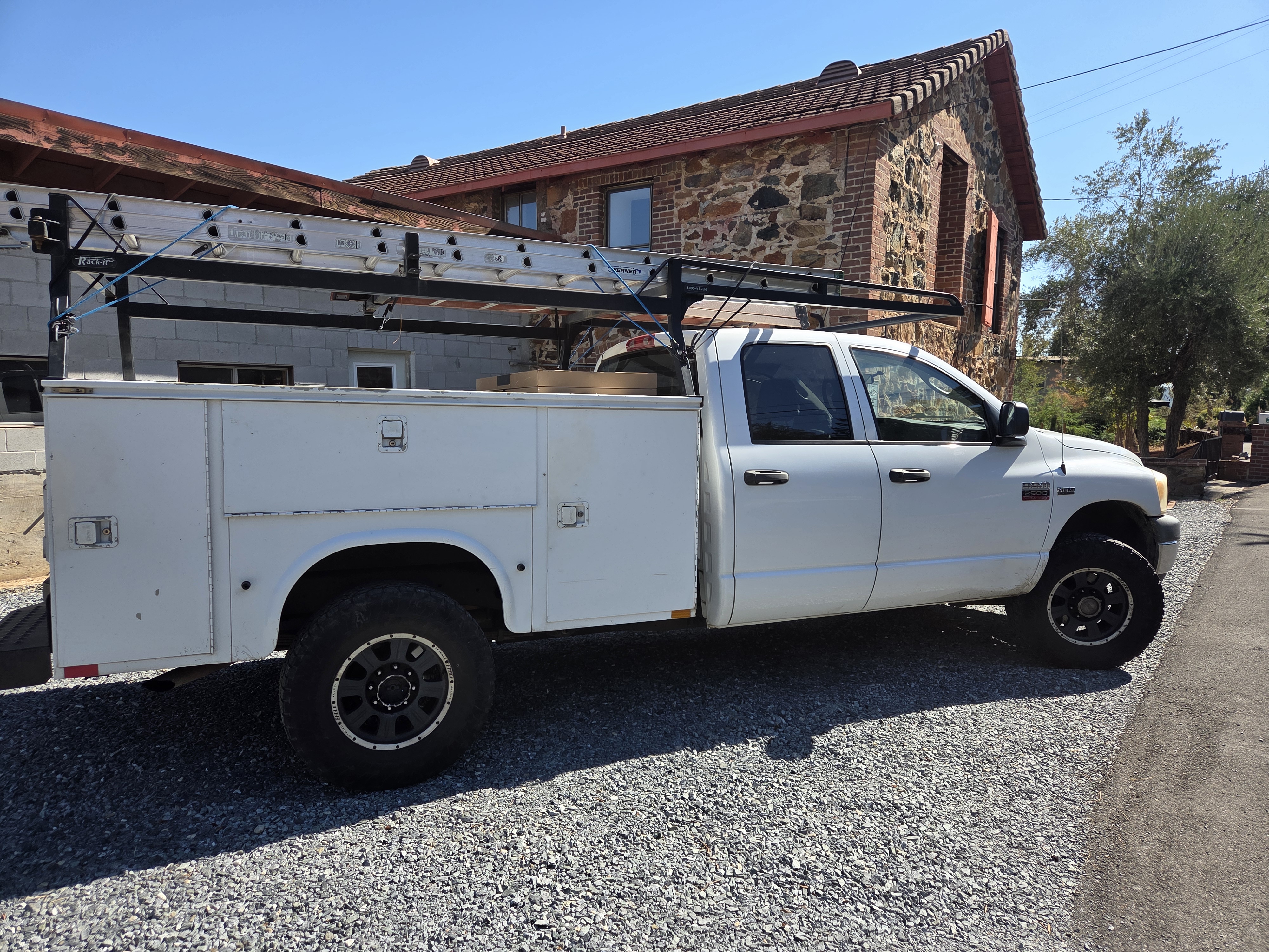 Used 2007 Dodge Ram 2500 Truck ST w/ Protection Group AWD/4WD image 2