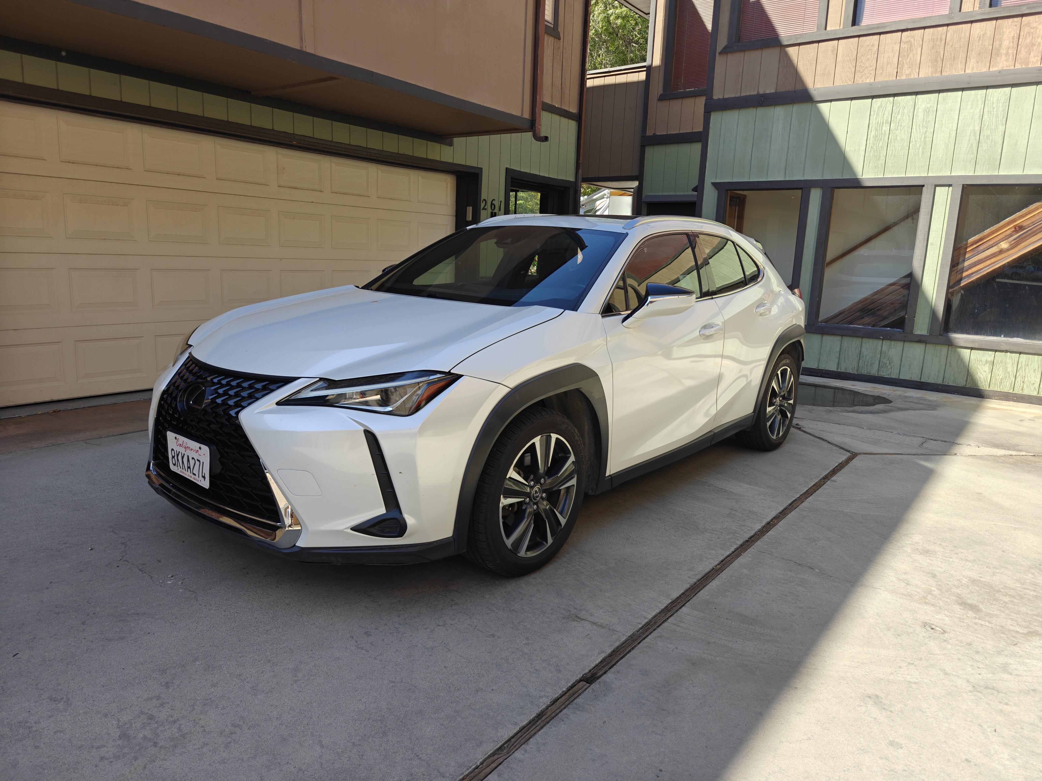 Used 2019 Lexus UX 200 w/ Accessory Package FWD image 4