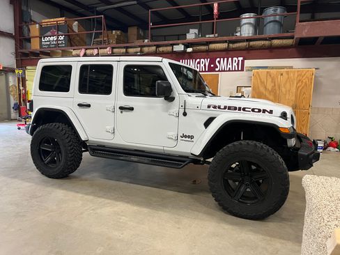 Used 2021 Jeep Wrangler Unlimited Rubicon image 4