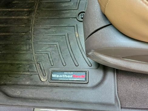 Used 2017 Buick Enclave Premium w/ Experience Buick Package FWD image 20
