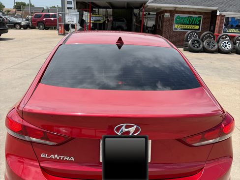 Used 2018 Hyundai Elantra SEL FWD image 12