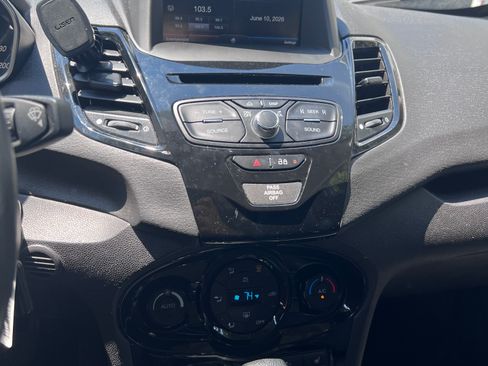 Used 2015 Ford Fiesta SE w/ Comfort Package FWD image 16