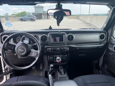 Used 2022 Jeep Wrangler Unlimited Sport AWD/4WD image 9