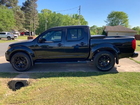 Used 2018 Nissan Frontier SV w/ Value Truck Package AWD/4WD image 4