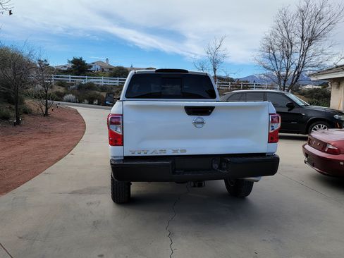 Used 2017 Nissan Titan S image 5