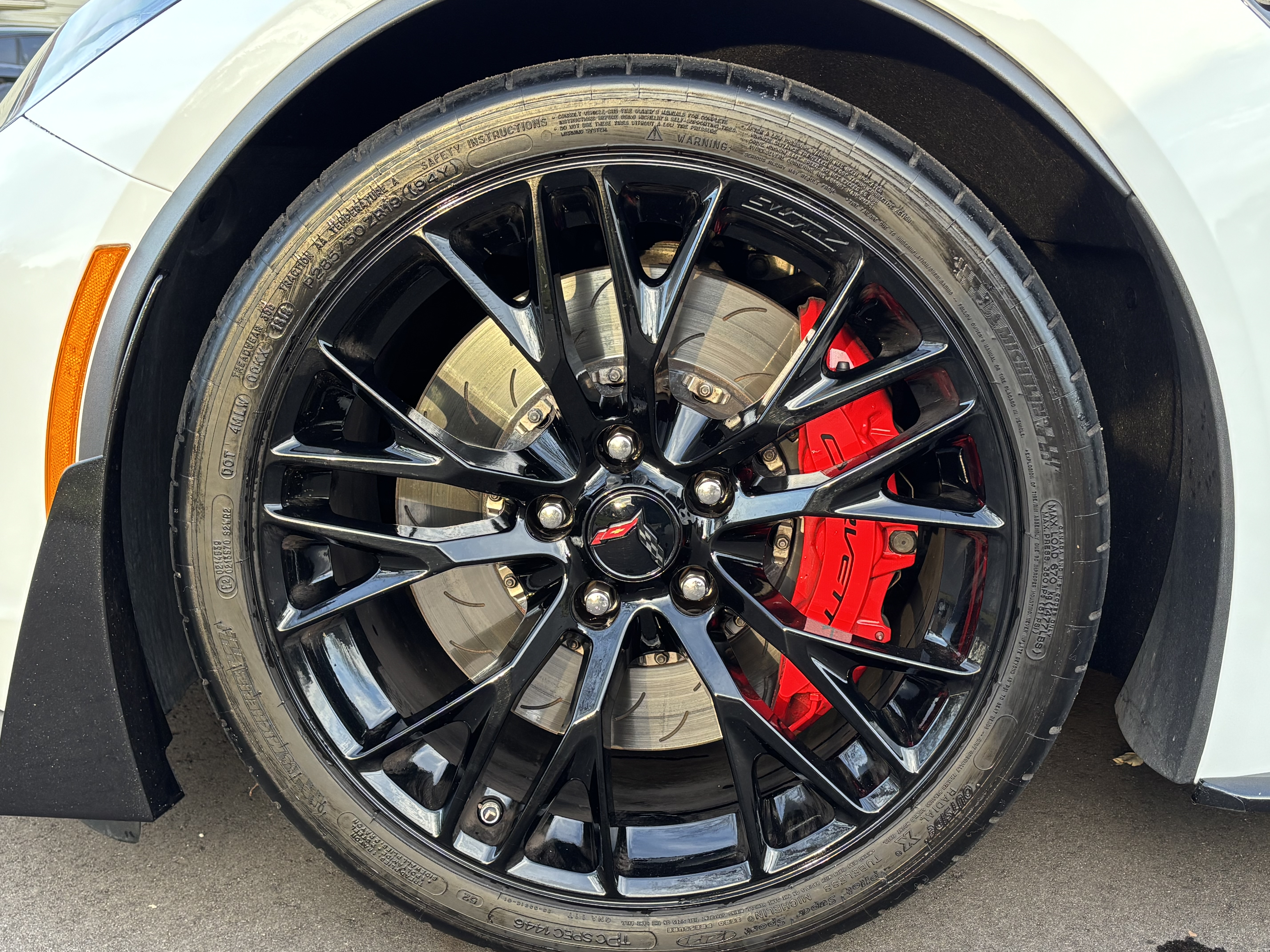 Used 2019 Chevrolet Corvette Z06 RWD image 17