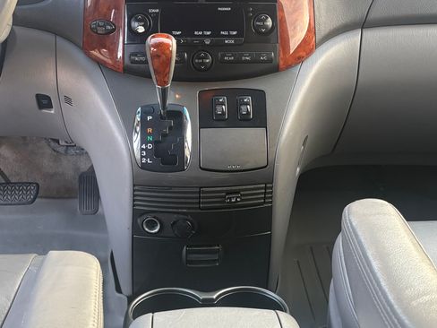 Used 2008 Toyota Sienna XLE Limited image 8