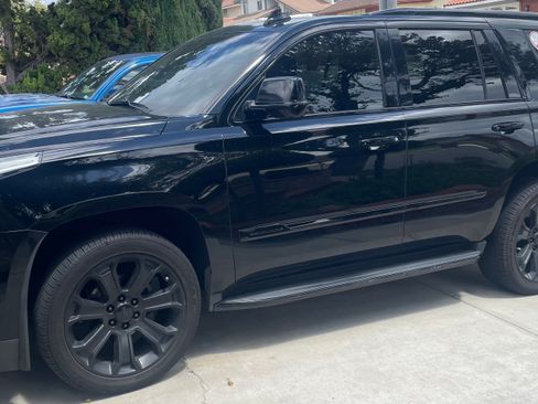 Used 2018 Cadillac Escalade 4WD image 1