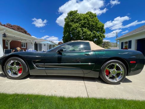 Used 2000 Chevrolet Corvette Convertible RWD image 2
