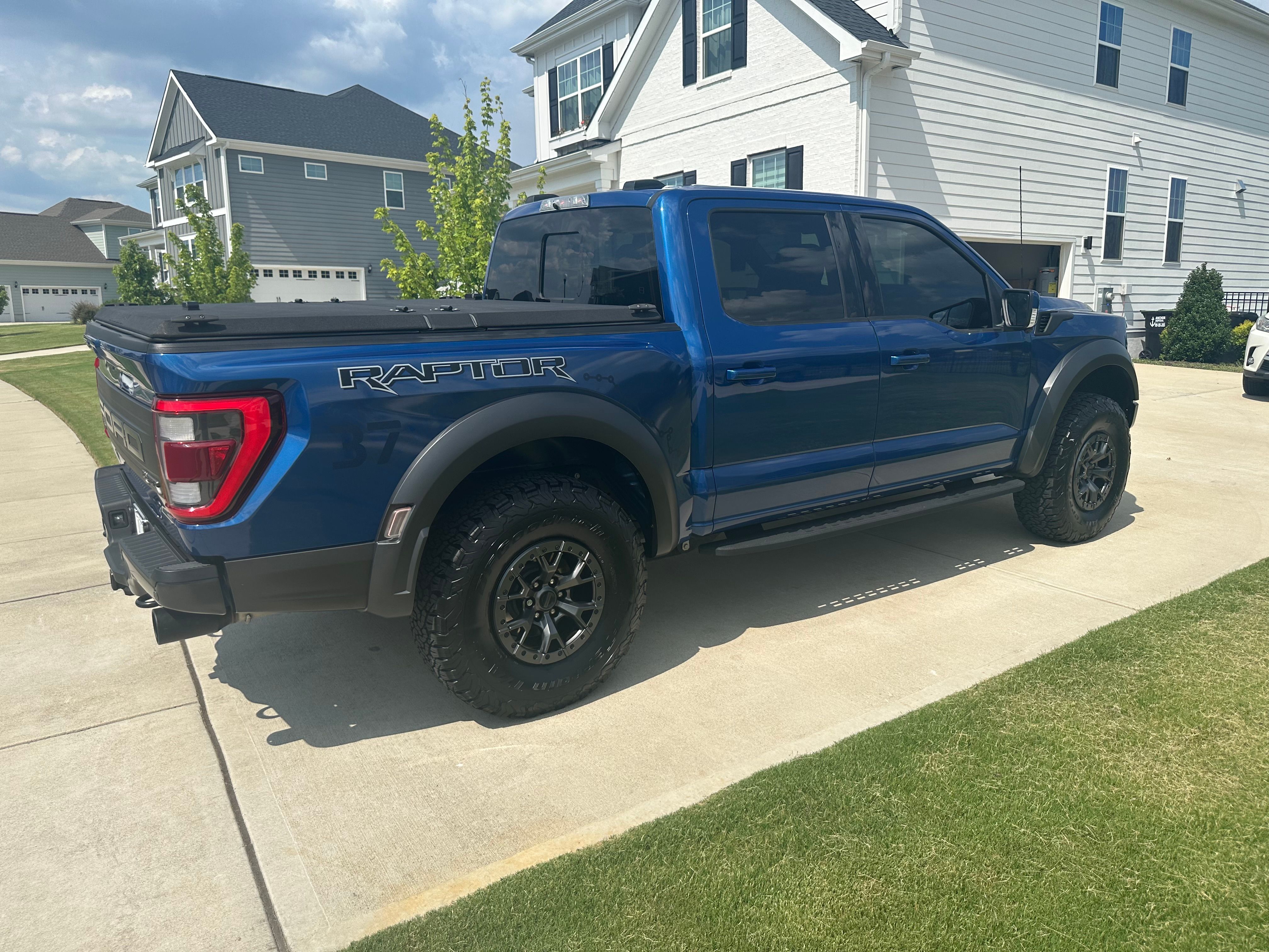 Used 2022 Ford F150 Raptor w/ Raptor 37 Performance Package AWD/4WD image 5