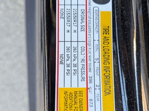 Used 2023 Chevrolet Bolt EUV LT image 17