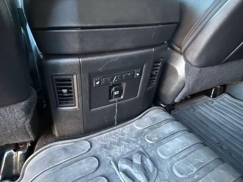 Used 2016 RAM 1500 Laramie w/ Convenience Group image 10