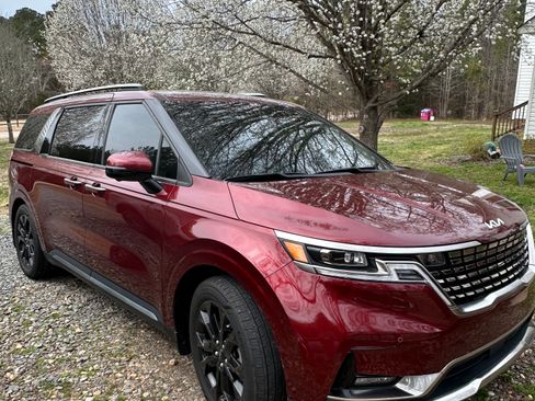 Used 2024 Kia Carnival SX Prestige image 2