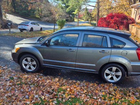 Used 2012 Dodge Caliber SXT image 2