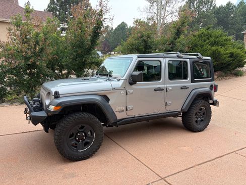 Used 2018 Jeep Wrangler Unlimited Sport AWD/4WD image 11