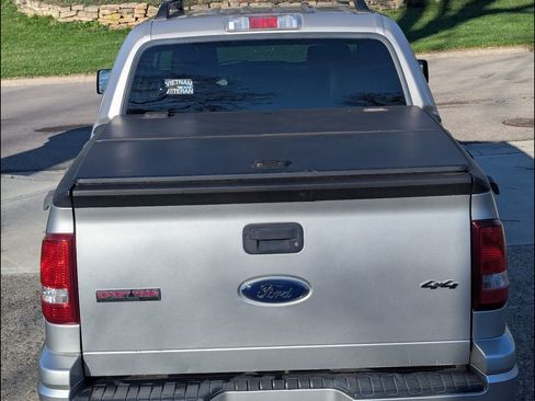 Used 2007 Ford Explorer Sport Trac Limited image 6