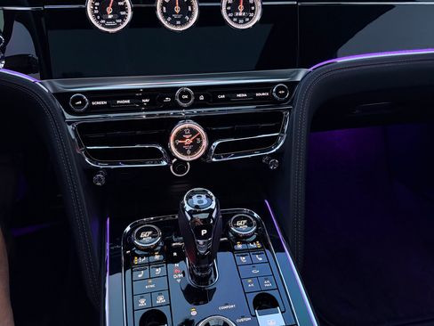 Used 2021 Bentley Flying Spur W12 AWD/4WD image 14