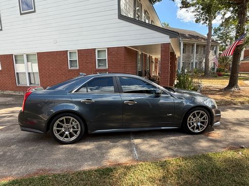 Used 2011 Cadillac CTS V image 5