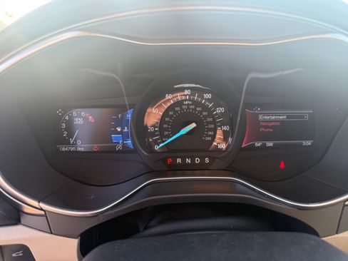 Used 2017 Ford Fusion SE w/ Fusion SE Technology Package image 15