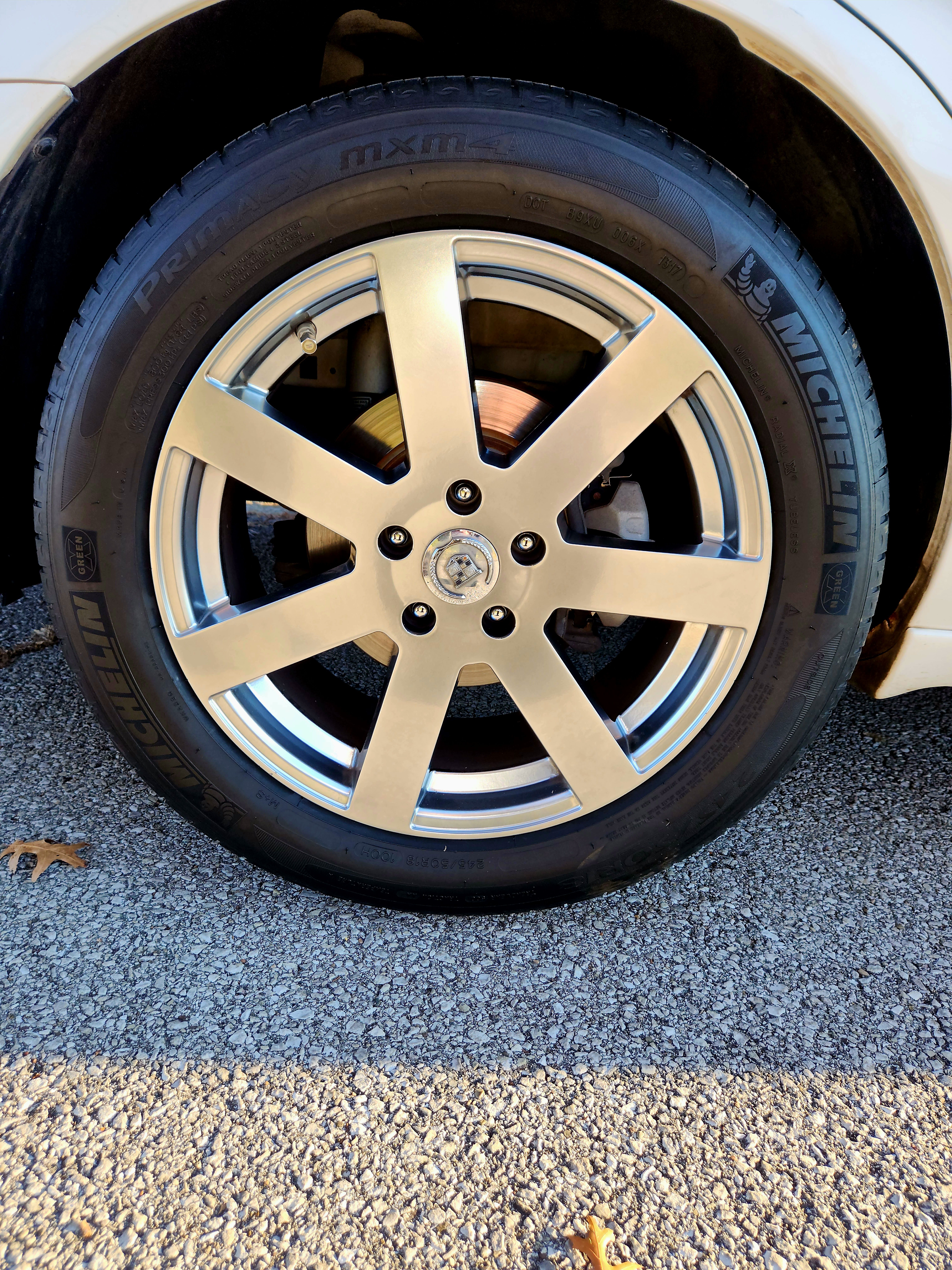 Used 2008 Cadillac DTS w/ Sun And Sound Package FWD image 8