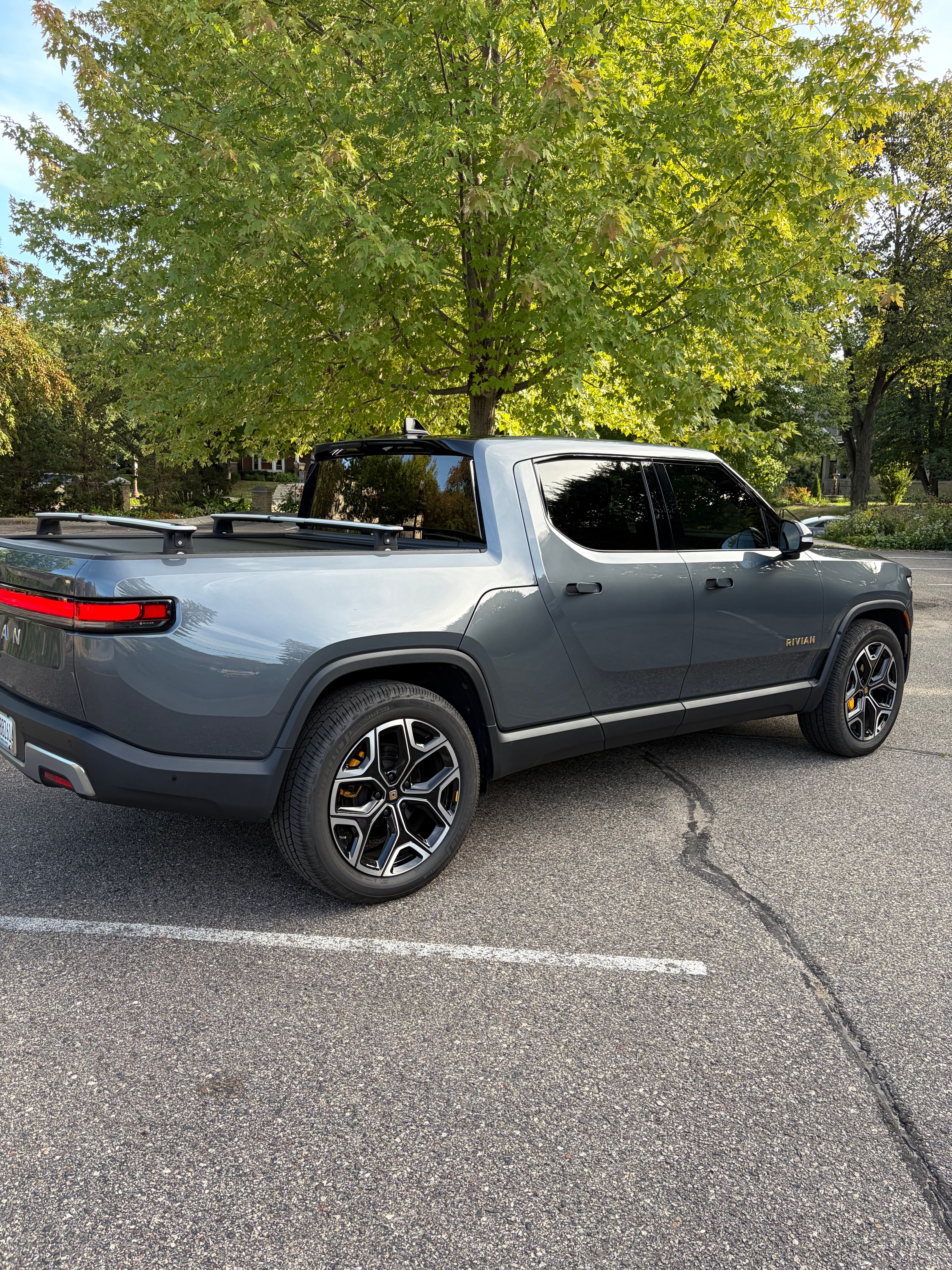 Used 2022 Rivian R1T Adventure AWD/4WD image 12
