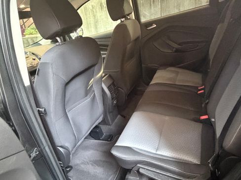 Used 2017 Ford Escape SE AWD/4WD image 12