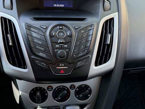 Used 2014 Ford Focus SE FWD image 8