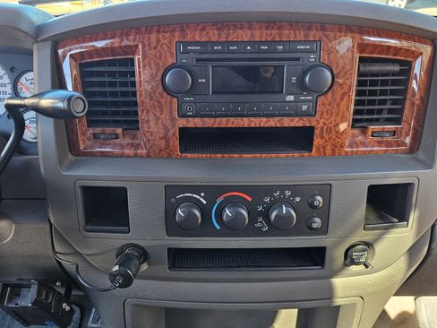 Used 2006 Dodge Ram 2500 Truck SLT image 23