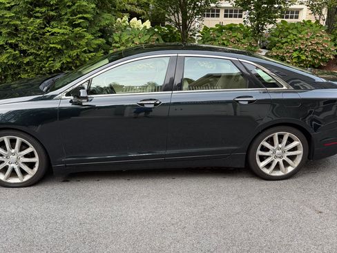Used 2014 Lincoln MKZ AWD w/ Equipment Group 102A Reserve image 4