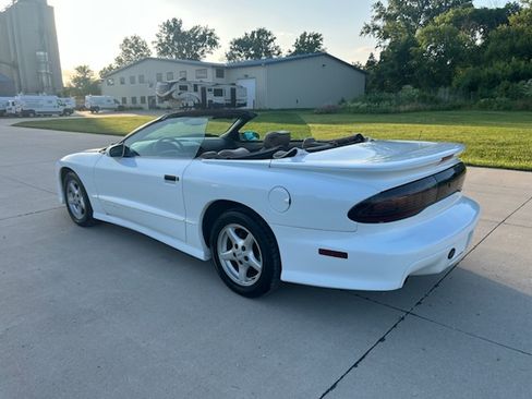 Used 1995 Pontiac Firebird Trans Am RWD image 10