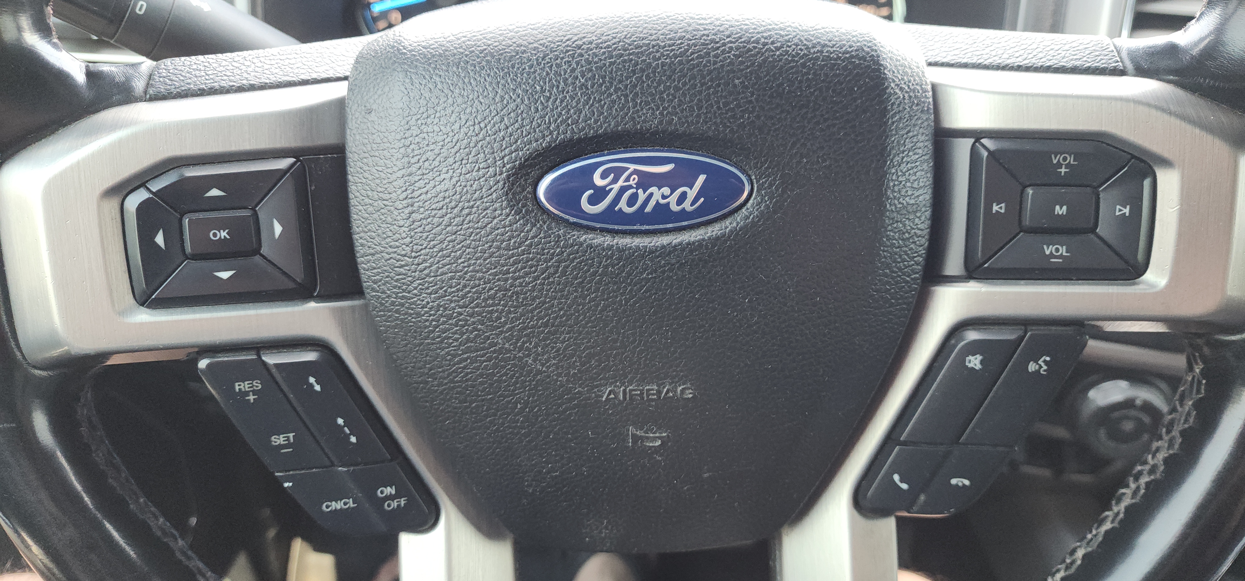 Used 2018 Ford F150 Platinum w/ Equipment Group 701A Luxury AWD/4WD image 29