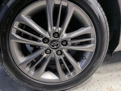 Used 2016 Toyota Camry SE FWD image 8