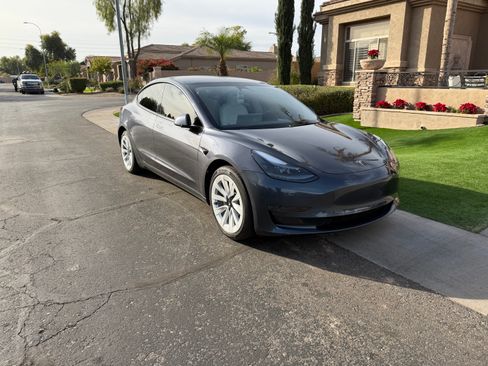 Used 2023 Tesla Model 3 Standard Range image 5