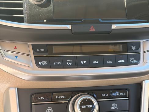 Used 2014 Honda Accord Touring image 20