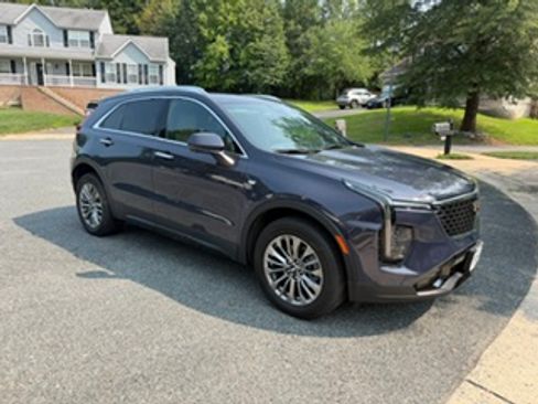 Used 2025 Cadillac XT4 Premium Luxury w/ Technology Package AWD/4WD image 11