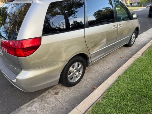 Used 2004 Toyota Sienna LE FWD image 4