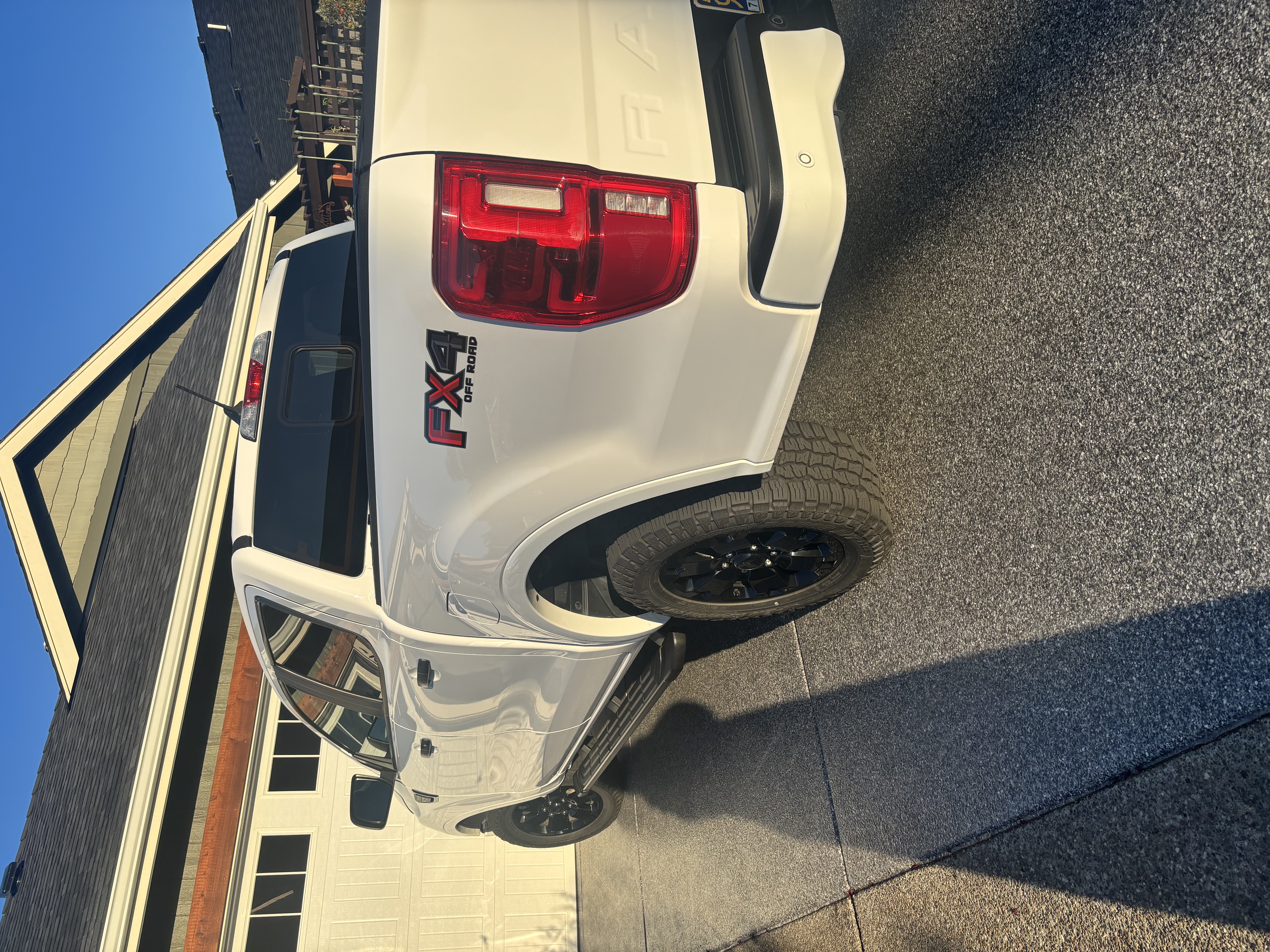 Used 2020 Ford Ranger XLT w/ Equipment Group 302A Luxury AWD/4WD image 9