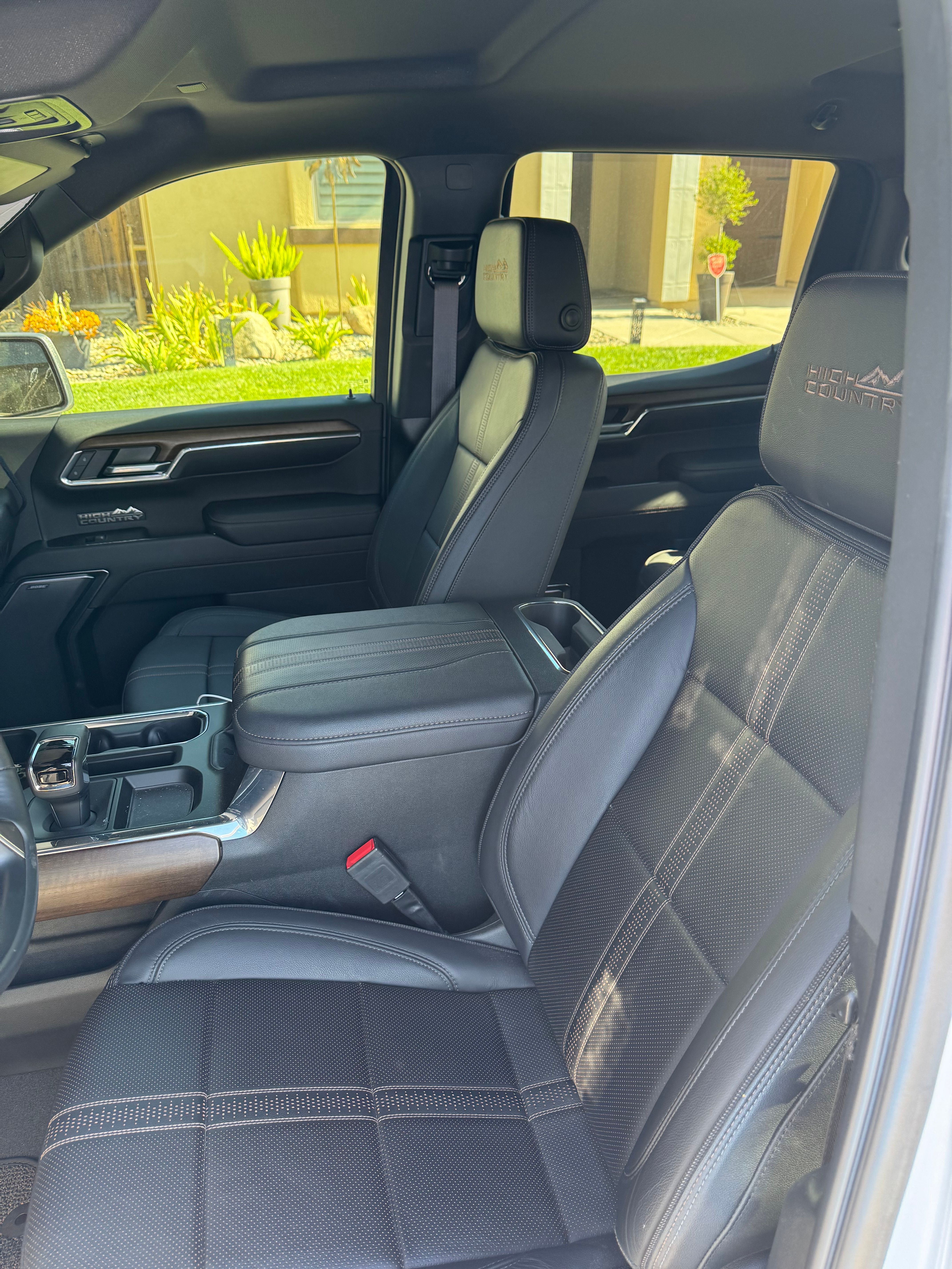 Used 2024 Chevrolet Silverado 1500 High Country w/ Technology Package RWD image 9