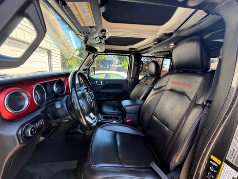 Used 2021 Jeep Gladiator Rubicon AWD/4WD image 10