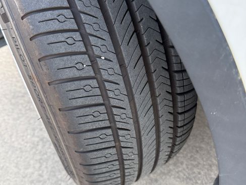 Used 2021 Tesla Model Y Long Range image 16